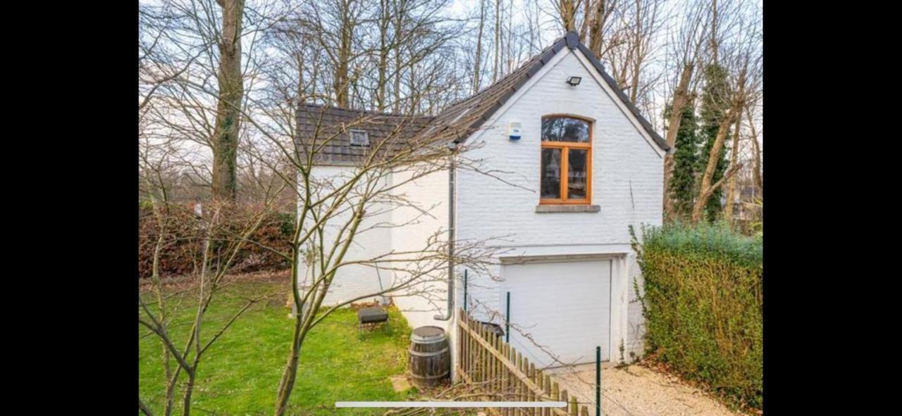 Вилла Cosy Little House Kraainem Экстерьер фото