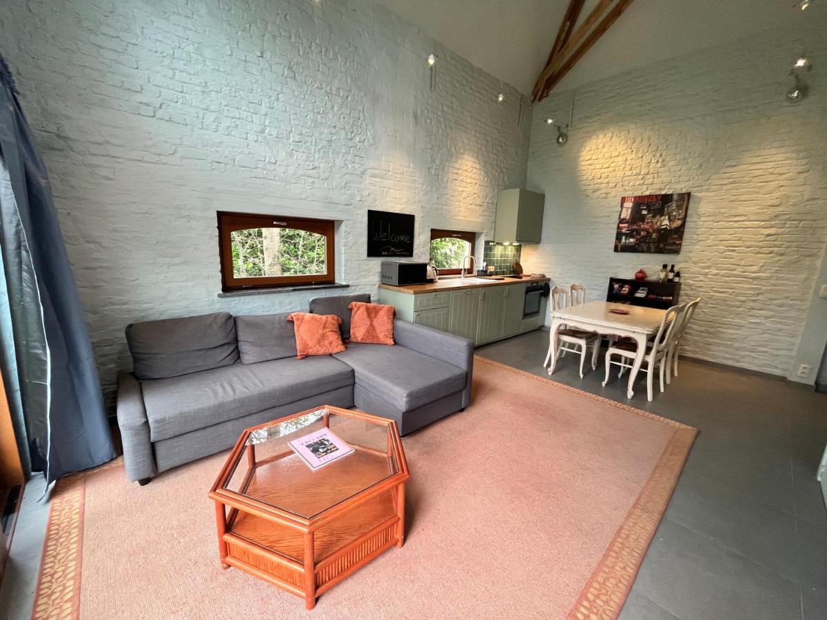 Вилла Cosy Little House Kraainem Экстерьер фото